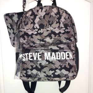 SOLD 🎒 with matching wristlet - Steve Madden
